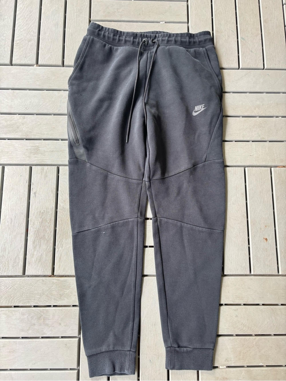 Nike Black Men’s Jogger Sweatpants with Swoosh